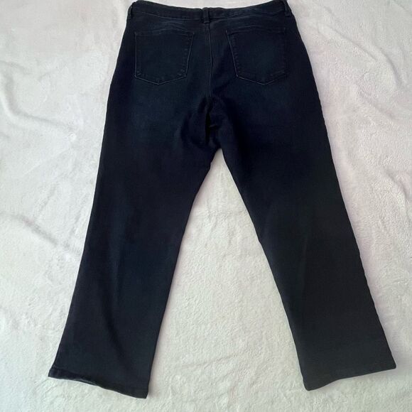Bandolino Denim Jeans Size 16 Petite Dark Wash - Picture 3 of 6